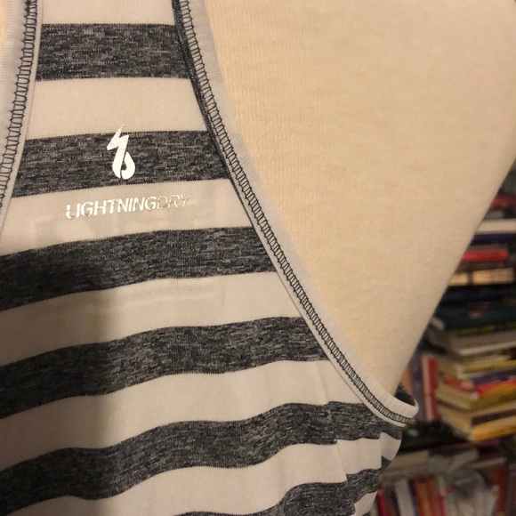 New Balance Tank - Picture 4 of 5